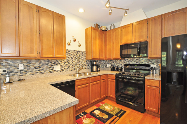 2701 Kendall Xing, Mchenry, IL 60051 photo 2
