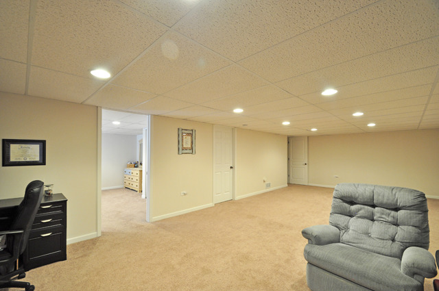 2701 Kendall Xing, Mchenry, IL 60051 photo 16