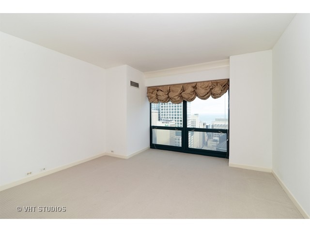 100 E Huron St #2304, Chicago, IL 60611 photo 15