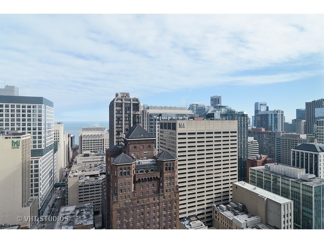 100 E Huron St #2304, Chicago, IL 60611 photo 4