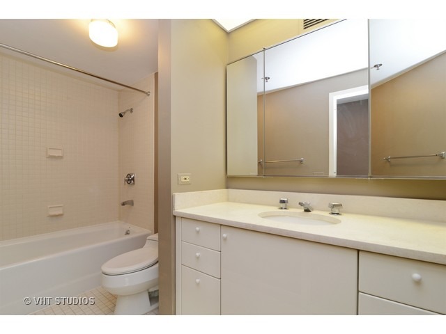 100 E Huron St #2304, Chicago, IL 60611 photo 17