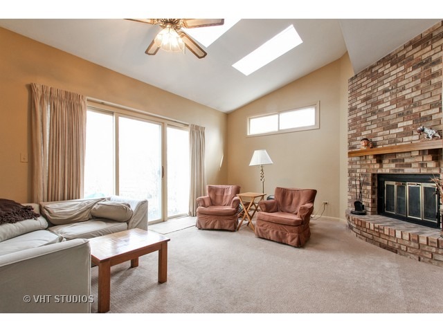 34 Briar Rd, Golf, IL 60029 photo 5