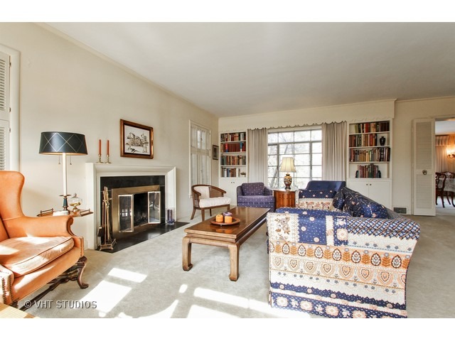 34 Briar Rd, Golf, IL 60029 photo 2
