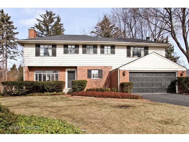 34 Briar Rd, Golf, IL 60029 photo 1