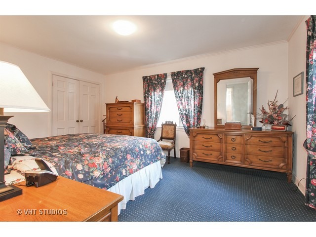 34 Briar Rd, Golf, IL 60029 photo 9