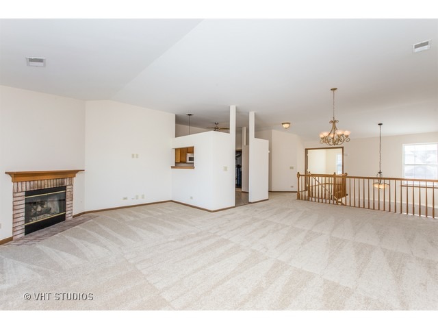 4 Cloverdale Ct, Algonquin, IL 60102 photo 4