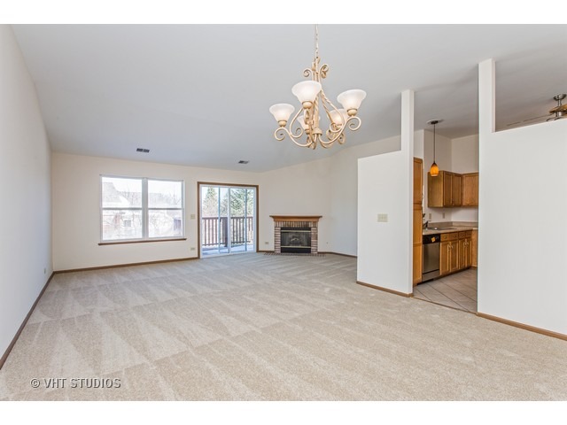4 Cloverdale Ct, Algonquin, IL 60102 photo 3