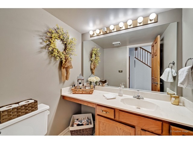 372 Wildberry Ln, Bartlett, IL 60103 photo 14