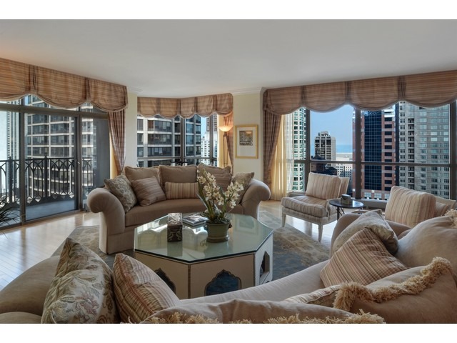 21 E Huron St #3405, Chicago, IL 60611 photo 4
