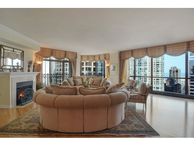 21 E Huron St #3405, Chicago, IL 60611 photo 5