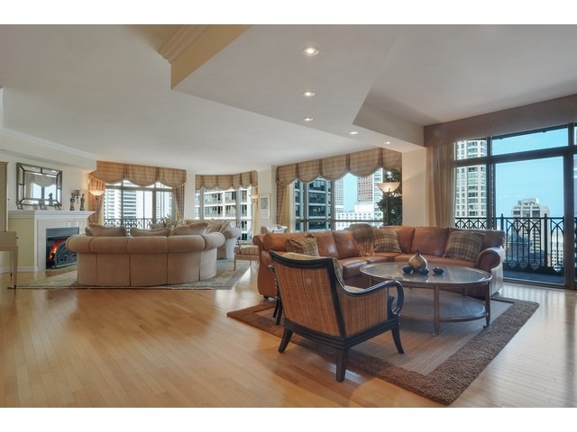 21 E Huron St #3405, Chicago, IL 60611 photo 9