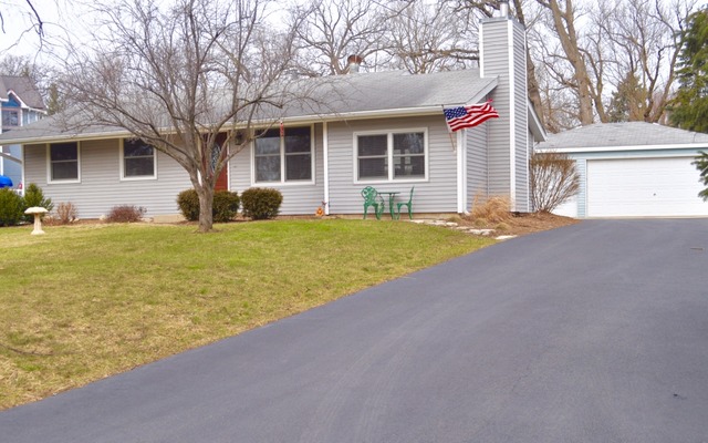 810 W Florence St, Mchenry, IL 60051 photo 1
