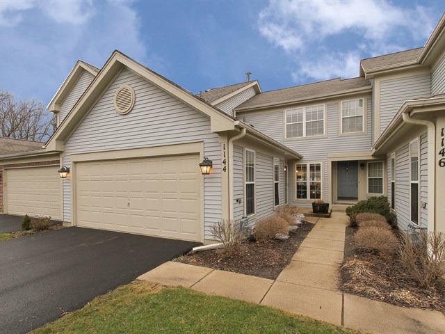 1144 Coldspring Rd, Elgin, IL 60120 photo 1