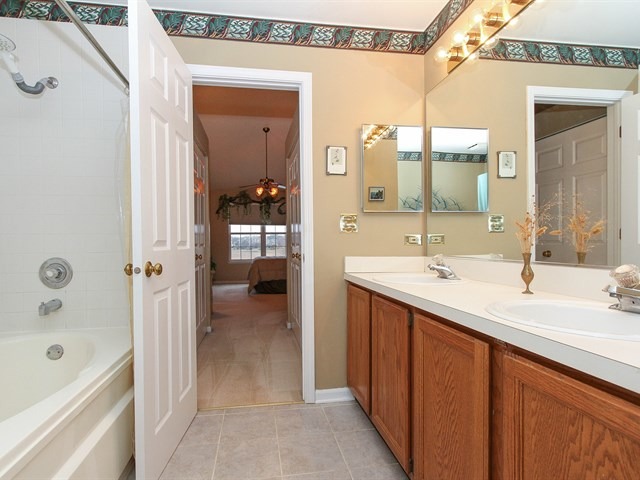 1144 Coldspring Rd, Elgin, IL 60120 photo 14