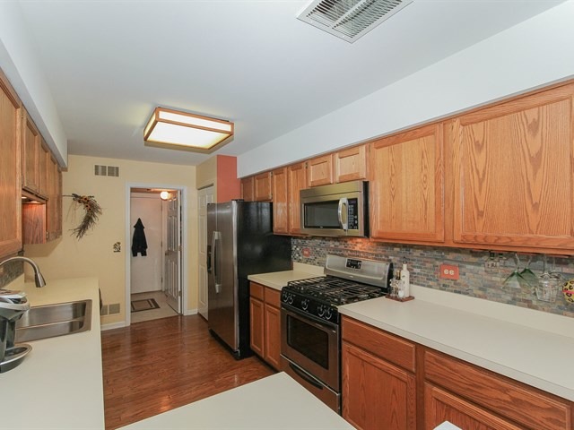 1144 Coldspring Rd, Elgin, IL 60120 photo 5