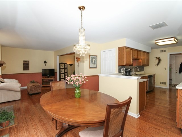1144 Coldspring Rd, Elgin, IL 60120 photo 10