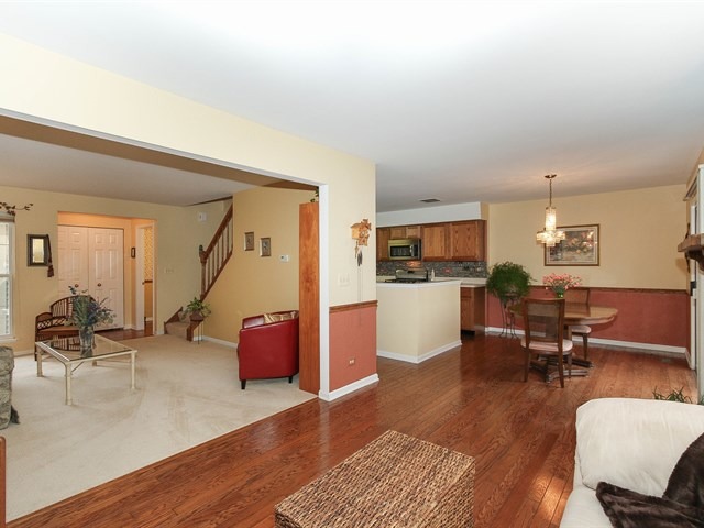 1144 Coldspring Rd, Elgin, IL 60120 photo 11