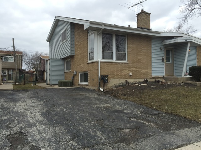 8940 Lyons St, Des Plaines, IL 60016 photo 1