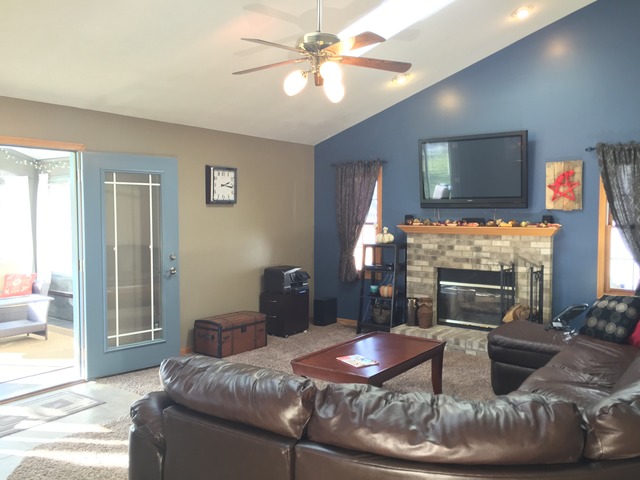 131 Old Farm Mid Ct, Bradley, IL 60915 photo 3