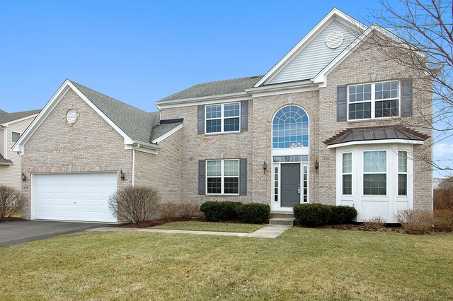 1029 Biltmore Dr, Elgin, IL 60120 photo 1