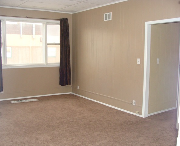 1 E Main St, Newark, IL 60541 photo 4