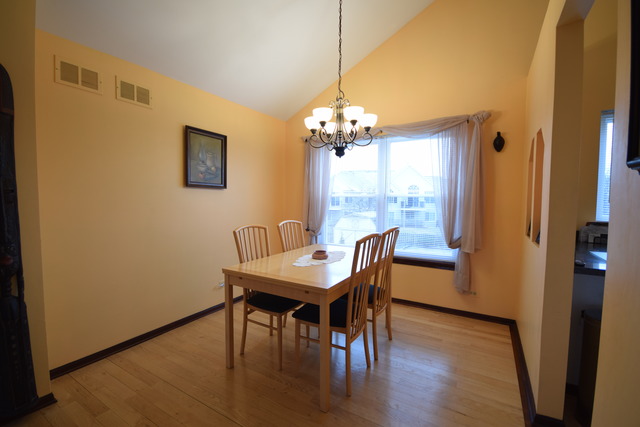 1655 Penny Ln, Bartlett, IL 60103 photo 3