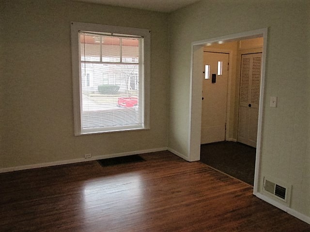 310 E Superior St, Ottawa, IL 61350 photo 4