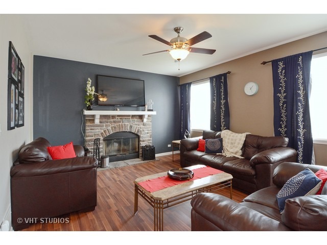 4016 Hoffman St, Plano, IL 60545 photo 4