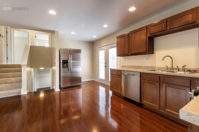 2704 Old Oak Dr, Mchenry, IL 60050 photo 3