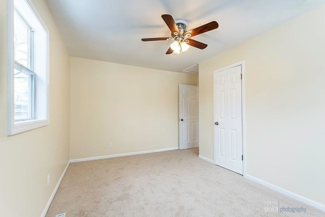 2704 Old Oak Dr, Mchenry, IL 60050 photo 8