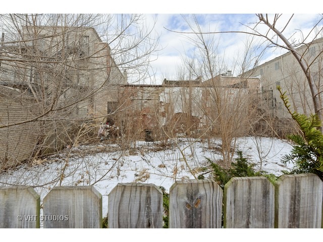 467 E Bowen Dr, Chicago, IL 60653 photo 6