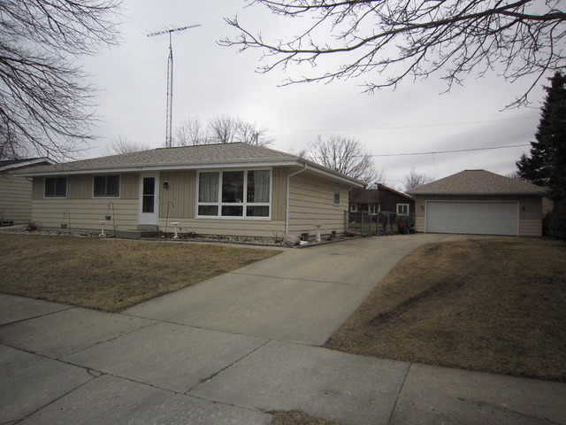 1734 20th Ave, Kenosha, WI 53140 photo 2