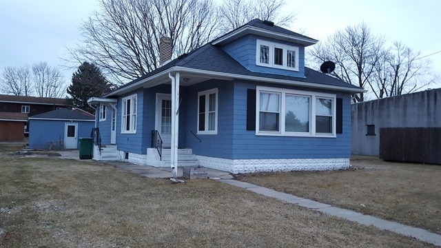 320 N Cedar St, Cedar Point, IL 61316 photo 2