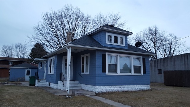 320 N Cedar St, Cedar Point, IL 61316 photo 1