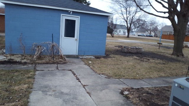 320 N Cedar St, Cedar Point, IL 61316 photo 12