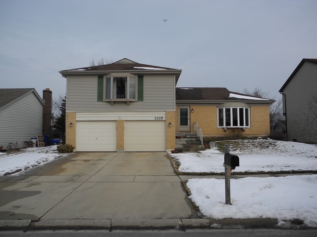 1119 Monroe Dr, Bartlett, IL 60103 photo 1