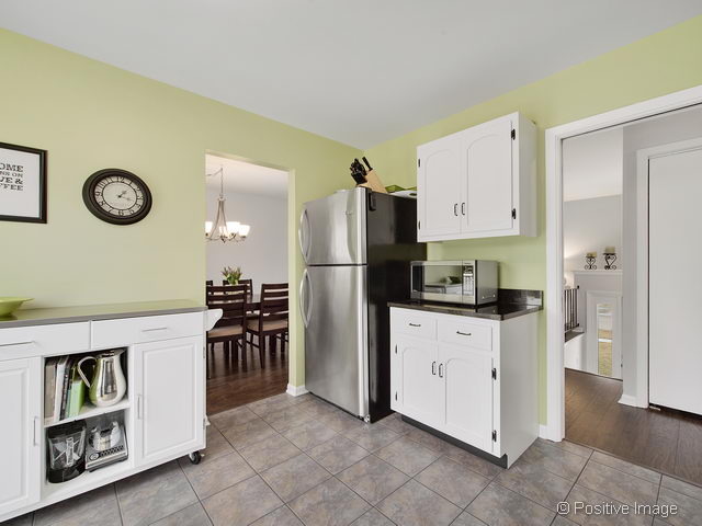 1300 Dawes Ave, Wheaton, IL 60189 photo 9