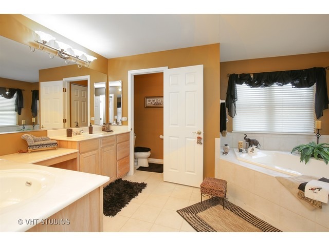 1020 Estancia Ln, Algonquin, IL 60102 photo 16