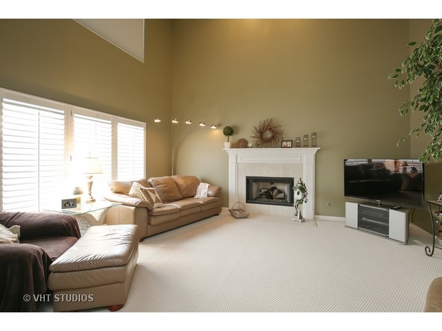1020 Estancia Ln, Algonquin, IL 60102 photo 11