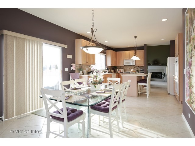 1020 Estancia Ln, Algonquin, IL 60102 photo 9