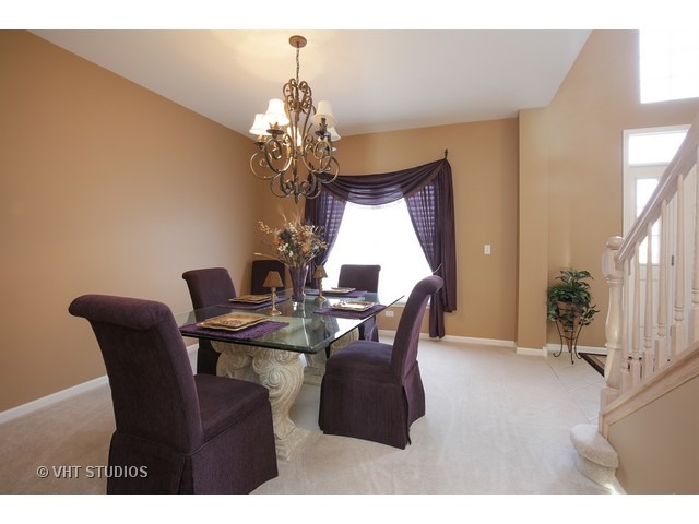 1020 Estancia Ln, Algonquin, IL 60102 photo 8