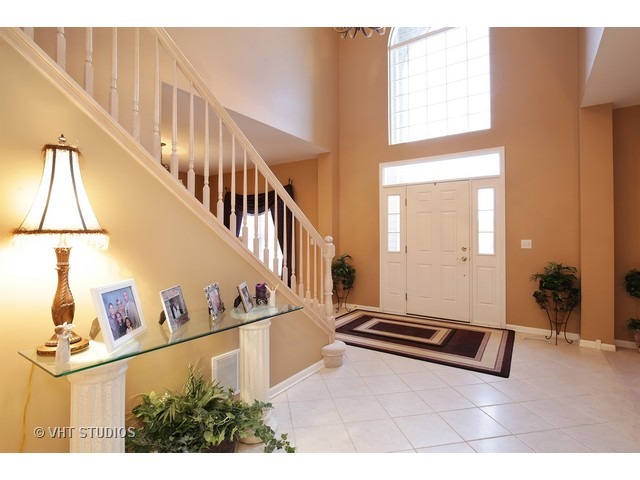 1020 Estancia Ln, Algonquin, IL 60102 photo 3
