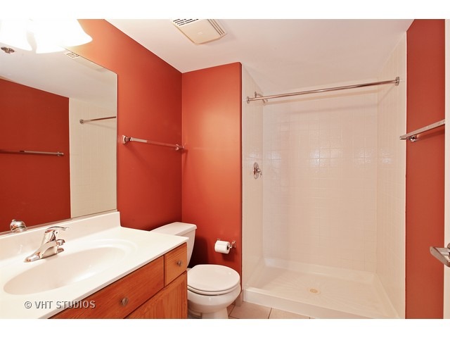 8030 Riverwalk Dr #5E, Lyons, IL 60534 photo 9