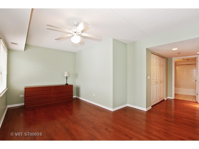 8030 Riverwalk Dr #5E, Lyons, IL 60534 photo 6
