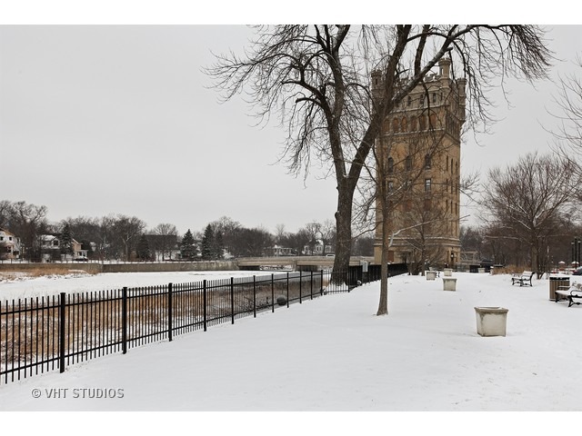 8030 Riverwalk Dr #5E, Lyons, IL 60534 photo 13