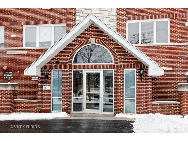 8030 Riverwalk Dr #5E, Lyons, IL 60534 photo 2