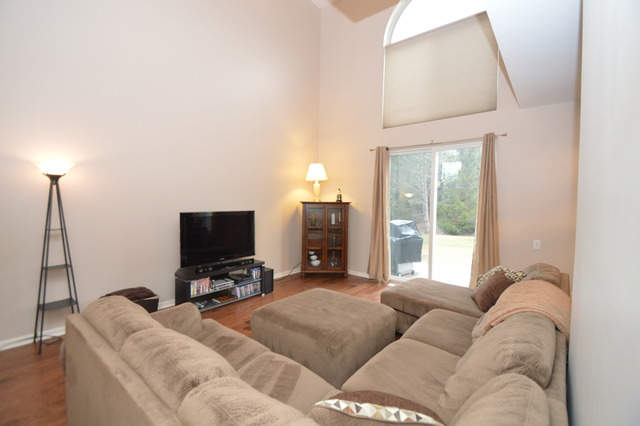 912 Mesa Dr, Elgin, IL 60123 photo 4