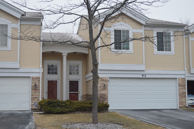 912 Mesa Dr, Elgin, IL 60123 photo 1