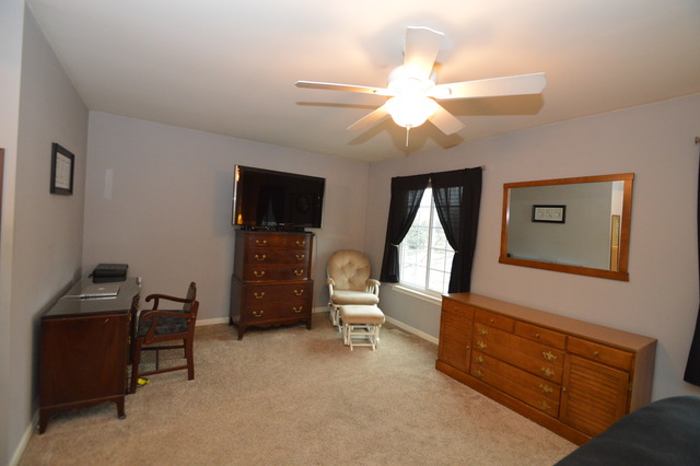 912 Mesa Dr, Elgin, IL 60123 photo 21