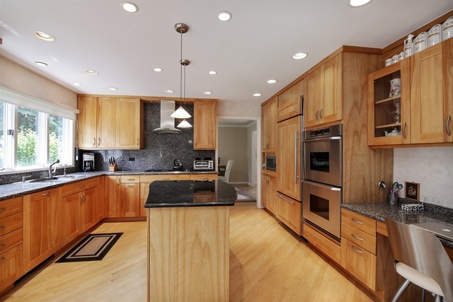 2349 Mohawk Ln, Glenview, IL 60026 photo 7